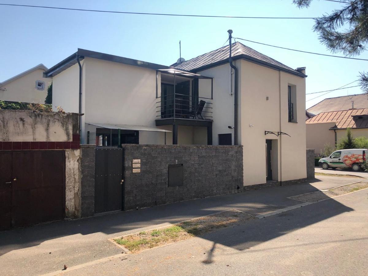 Apartman V Centre Michaloviec Μιχάλοβτσε Εξωτερικό φωτογραφία