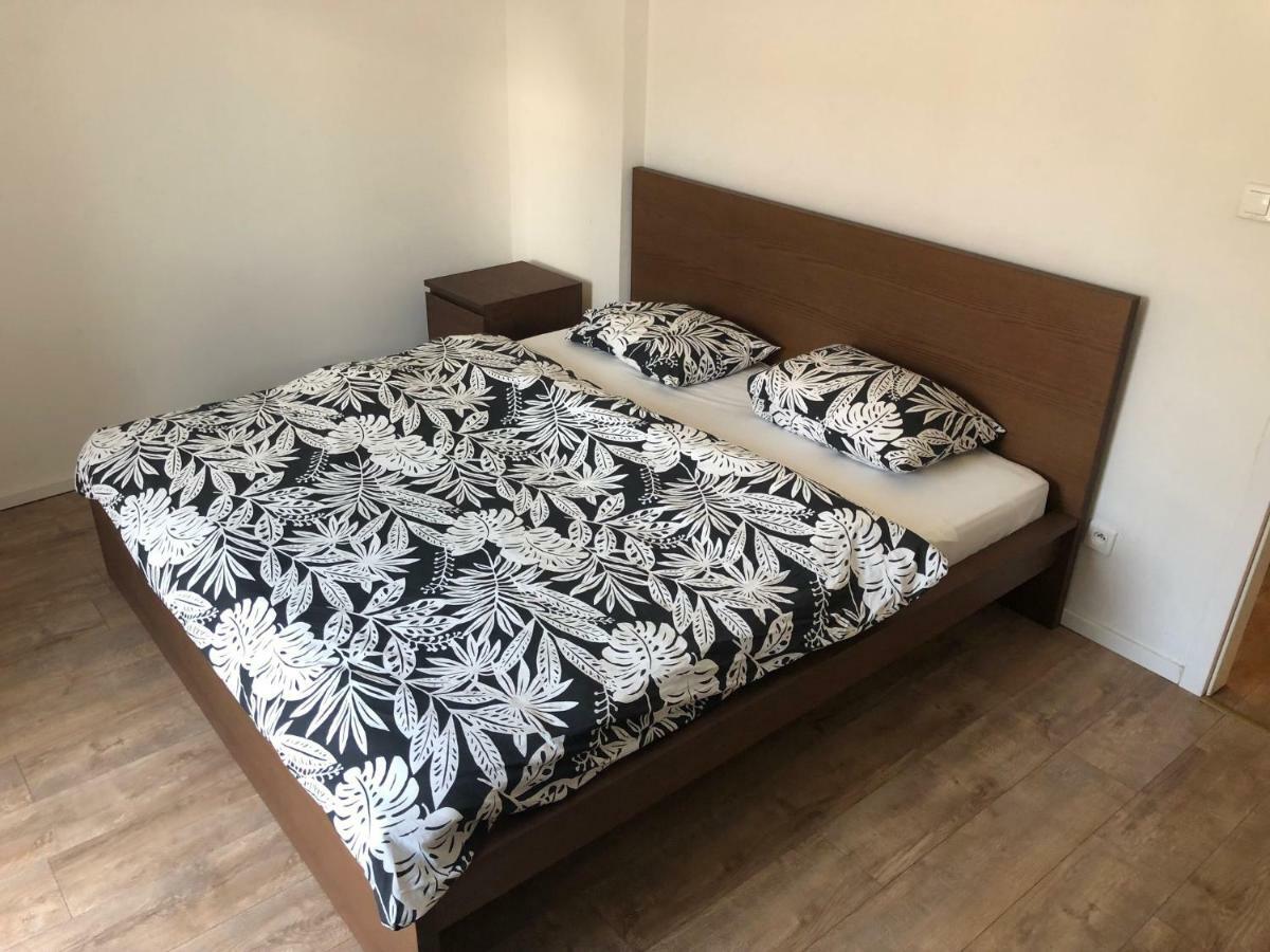 Apartman V Centre Michaloviec Μιχάλοβτσε Εξωτερικό φωτογραφία